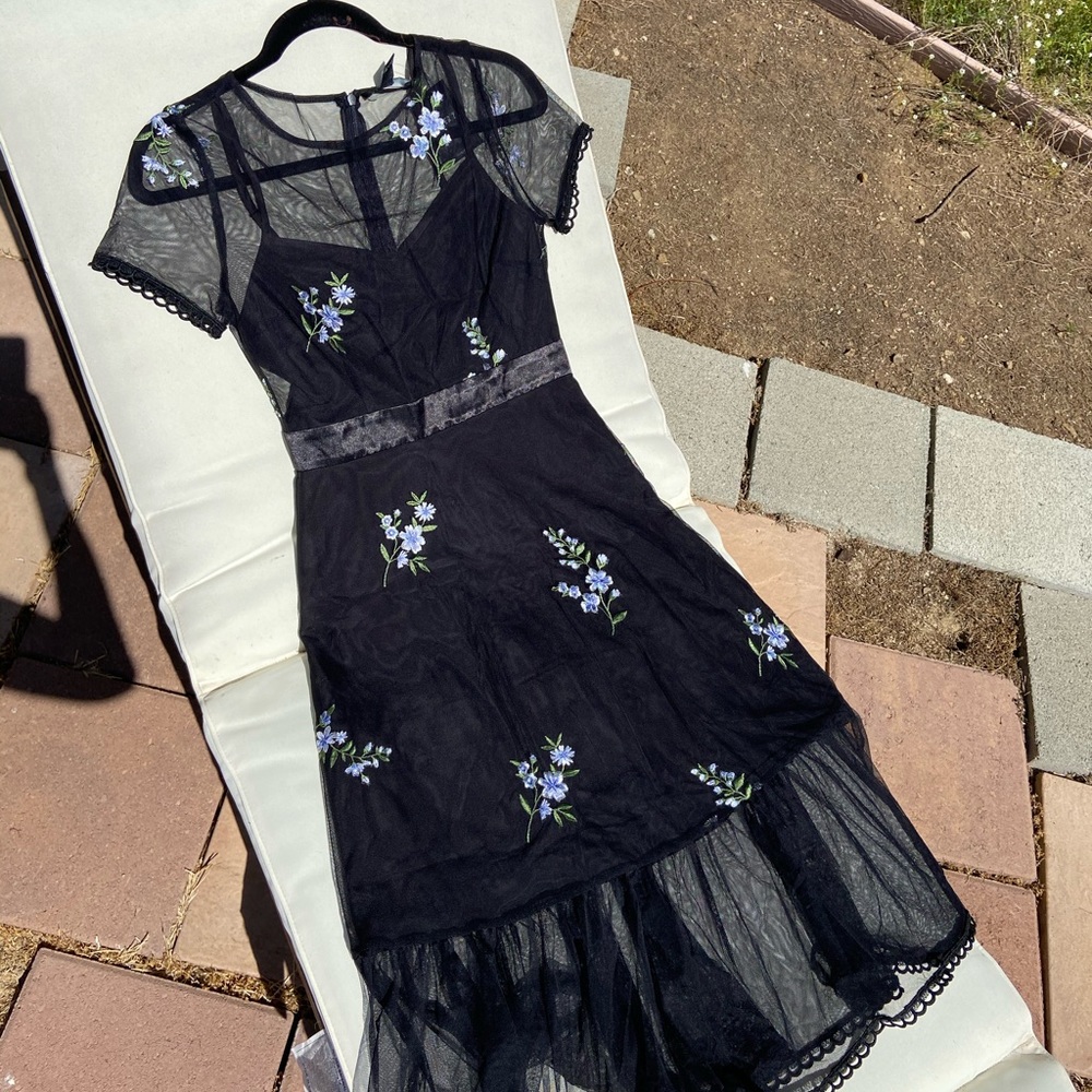Never worn figure flattering spring dress!